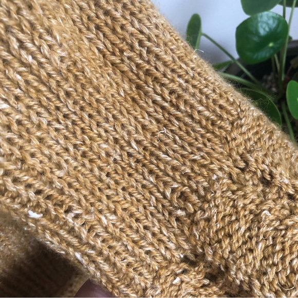 Hand Knit Cropped Sweater - Picture 7 of 12